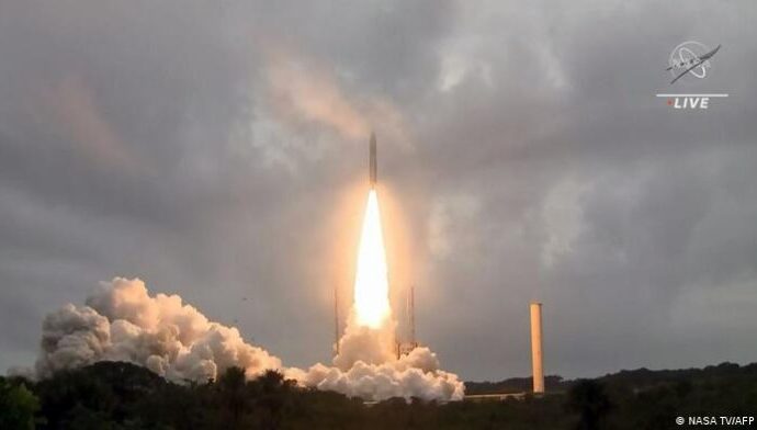 James Webb Uzay Teleskobu başarıyla uzaya fırlatıldı