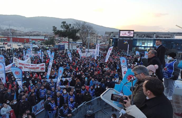 Türk Metal Sendikalı yüzlerce emekçi MESS’in zam teklifini protesto etti!