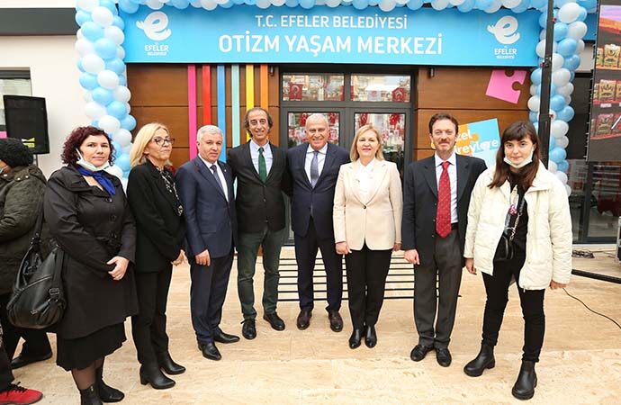 Efeler Belediyesi otizm yaşam merkezi engelsiz yaşam buluşması’nda övgüyle anıldı