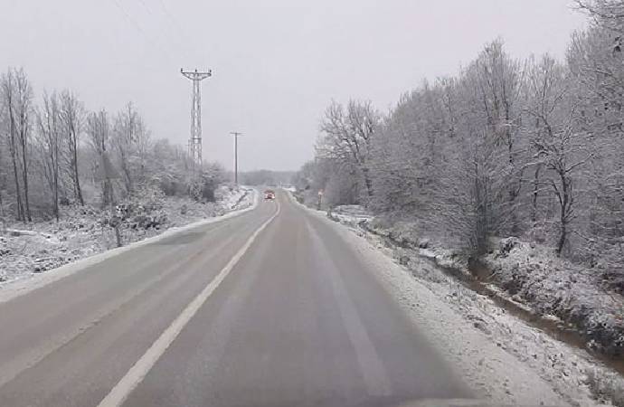 İstanbul’a yılın ilk karı düştü, Çatalca beyaza büründü
