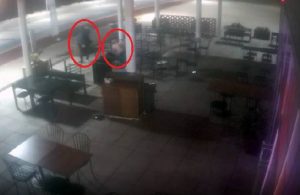 CHP’li Mersin Belediyesi’nin işlettiği kafede masa-sandalyeleri kırdılar!