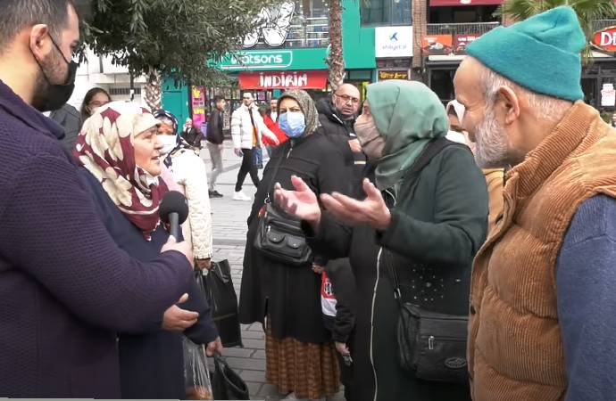 AKP’li kadından merdiven sildiğini söyleyen yurttaşa: Aç değil nankörsünüz