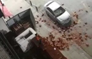 Sultangazi’de tartışma sonrası kadından otomobile tuğla yağmuru