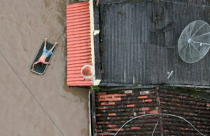 Brezilya’da 2 baraj yıkıldı evler su altında kaldı