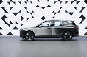 BMW’nin araç rengini değiştiren teknolojisi nasıl çalışıyor?