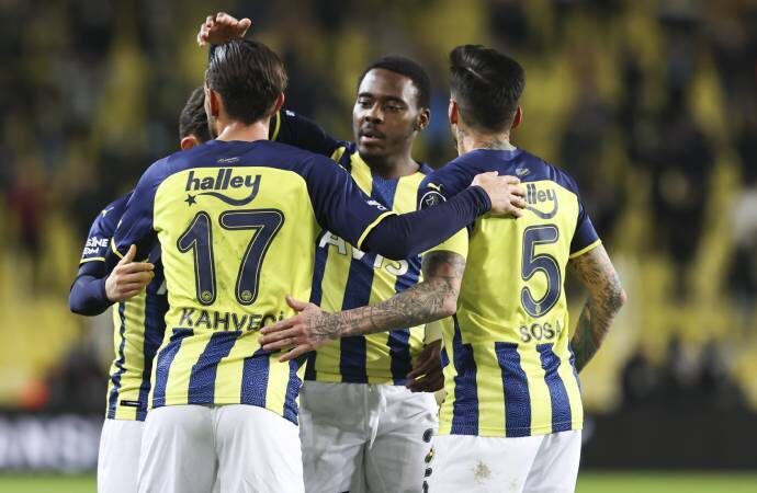 İsmail Kartal’lı Fenerbahçe geriden gelerek kazandı