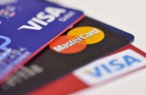 Türk lirası eridi! Kredi kartı kullanımı rekor kırıyor