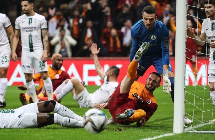 Galatasaray ikinci yarıya kayıpla başladı: 0-1