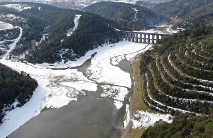 Eriyen karlar İstanbul barajlarındaki su seviyesini hızla yükseltti