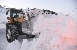Büyükşehir karla mücadeleyi yoğun şekilde sürdürüyor