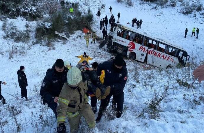 İstanbul’da yolcu otobüsü şarampole düştü! Ölü ve yaralılar var