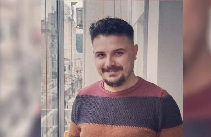Gazeteci Can Uğur havalimanında gözaltına alındı