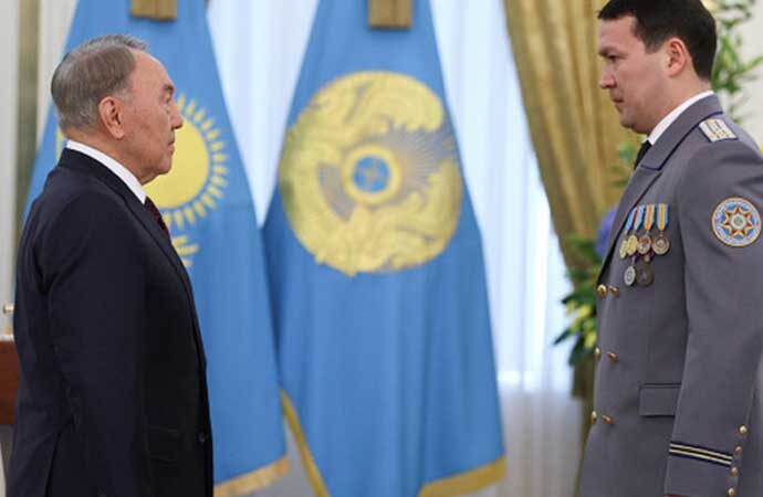 Kazakistan’da damatlar birer birer görevden alınıyor