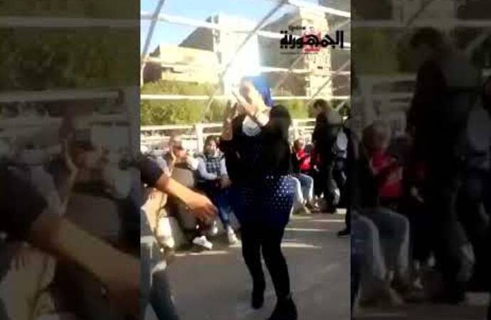 Mısır’da göbek dansı yaparken görüntülenen öğretmen işten çıkarıldı