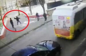 Bursa’da arabasına kartopu atanları uyaran dolmuşçu bıçaklandı!
