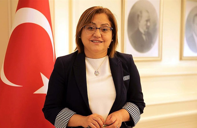 AKP’de rant kavgası! Fatma Şahin: Kan kusup kızılcık şerbeti içiyorum