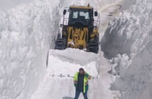 4 metre karda tüneller açarak ilerliyorlar
