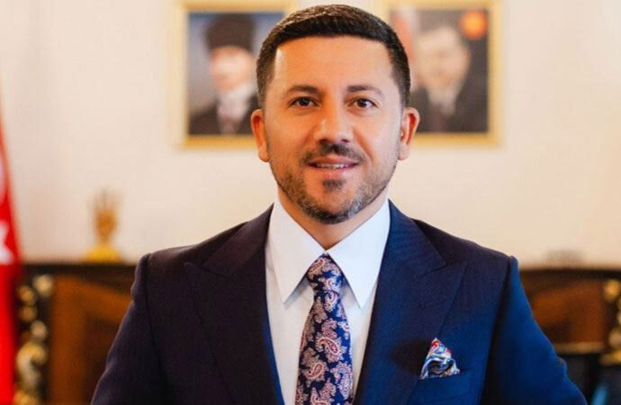 Belediye başkanlığını bırakan Rasim Arı AKP’den de istifa etti