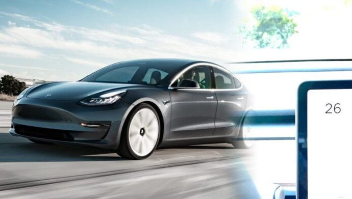 Tesla, mevcut arabalarının fiyatlarında artışa gidiyor.