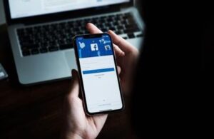 Rusya, Facebook’a erişimi kısmen kısıtlıyor