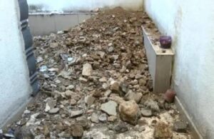 Kağıthane’de 5 katlı binanın duvarı yıkıldı