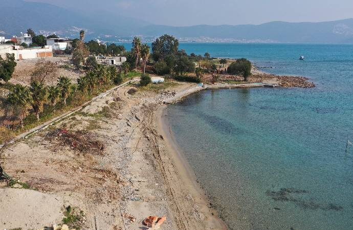 Başkan Atabay: Kaçak yapıların yıkımıyla bir buçuk kilometre uzunluğunda sahil Didim’e kazandırılacak
