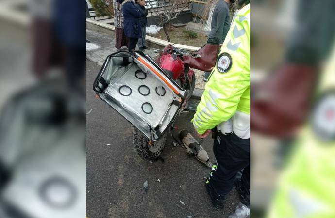 Ankara’da otomobilin çarptığı motokurye hayatını kaybetti