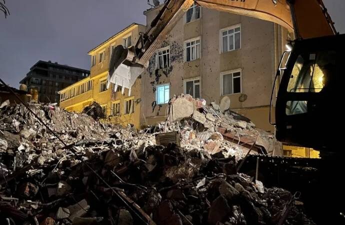 Üsküdar’da patlama yaşanan binada yıkım çalışmaları tamamlandı