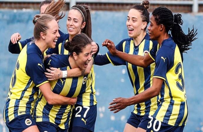 Kadınlar futbol ligi derbi mücadelesinde Fenerbahçe, Beşiktaş’ın yenilmezlik unvanına son verdi
