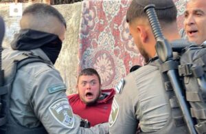 İsrail polisi down sendromlu çocuğu darp etti