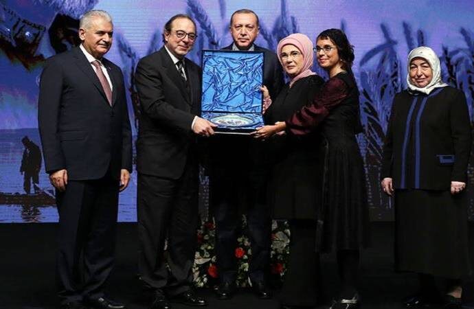 Erdoğan’ın elinden ödül alan Kaplanoğlu da çark etti! “İhanet”