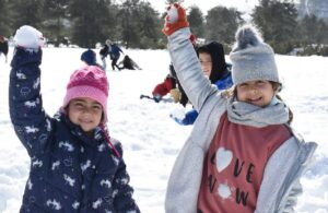 Tarsus’ta 1200 rakımda çocukların kar eğlencesi