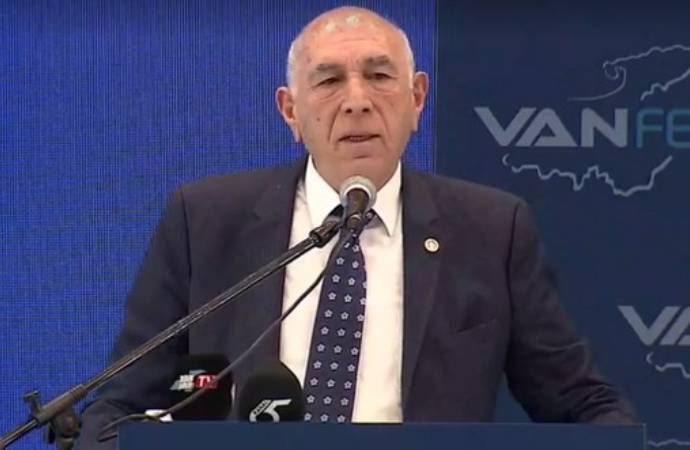 ‘Kürt sorunu yoktur’ diyen AKP’li milletvekili yuhalanınca salonu terk etmek zorunda kaldı