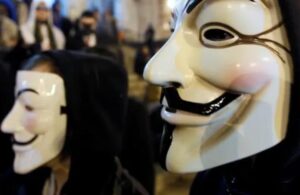 Anonymous’dan Rusya’ya siber savaş!