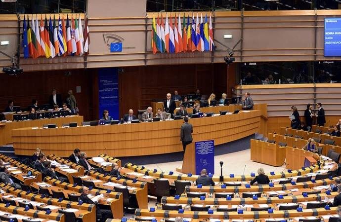 Avrupa Birliği Komisyonu acil toplanıyor