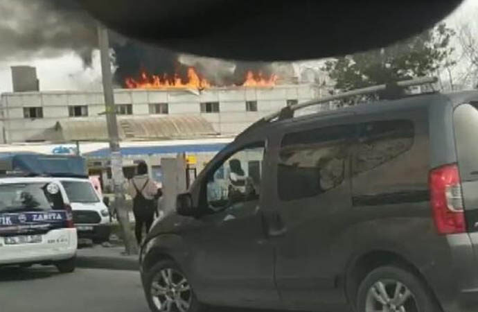 Esenyurt’ta petrol istasyonunda çıkan yangın söndürüldü
