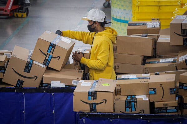 Amazon, maske gereksinimini geri alıyor