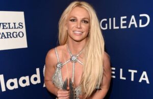 Britney Spears, çıktığı tatilde sahilden çıplak fotoğraflar paylaştı