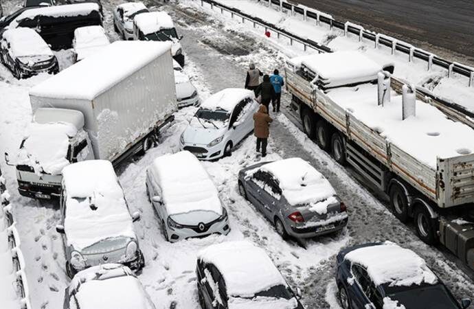 TIR ve kamyonların İstanbul’a girişi yasaklandı