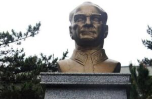 Atatürk heykelini parçalayıp satan 4 belediye personeli tutuklandı