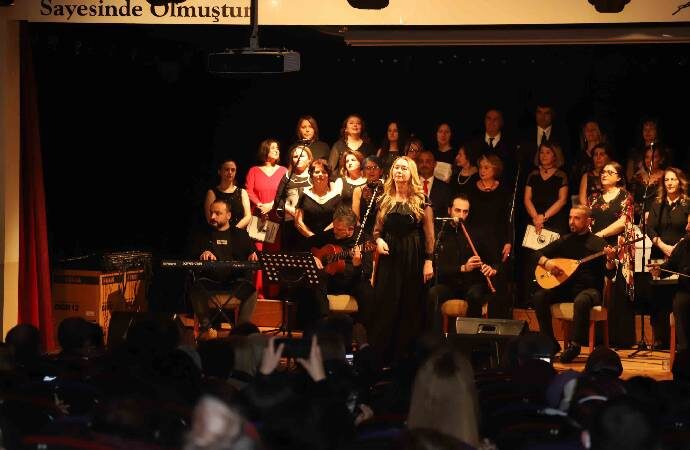 Kartal Belediyesi THM korosu’ndan muhteşem Kadınlar Günü konseri