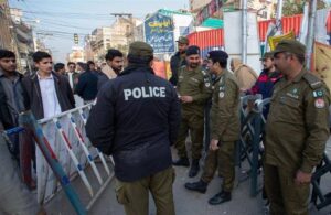Pakistan’da bombalı saldırı! En az 45 ölü