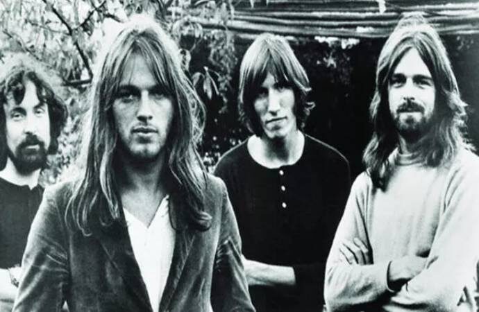 Pink Floyd’tan Ukrayna’ya destek! Şarkılar Rusya’da dinlenemeyecek