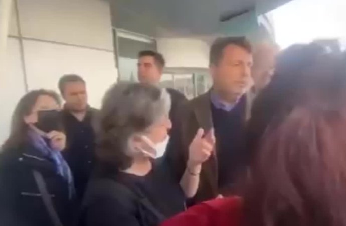 Depremzedelere ‘şov yapıyorsunuz’ diyen AKP’liye CHP’den tepki: Bu olay unutulmaz