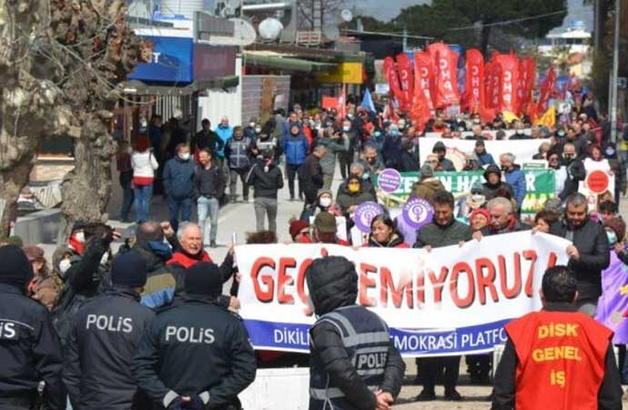 Yurttaşlar sokağa döküldü! İzmir’de ‘geçinemiyoruz’ mitingi