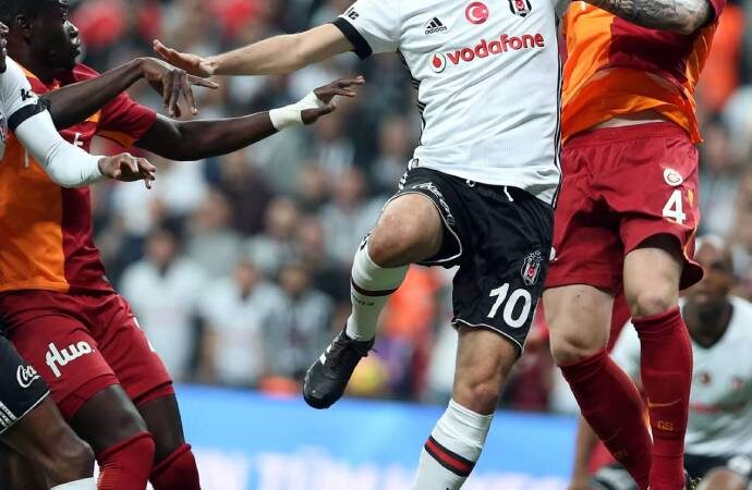 Galatasaray, Beşiktaş maçını ertelemek istiyor