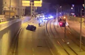 Antalya’da yön levhasına çarpan otomobildeki 3 genç öldü