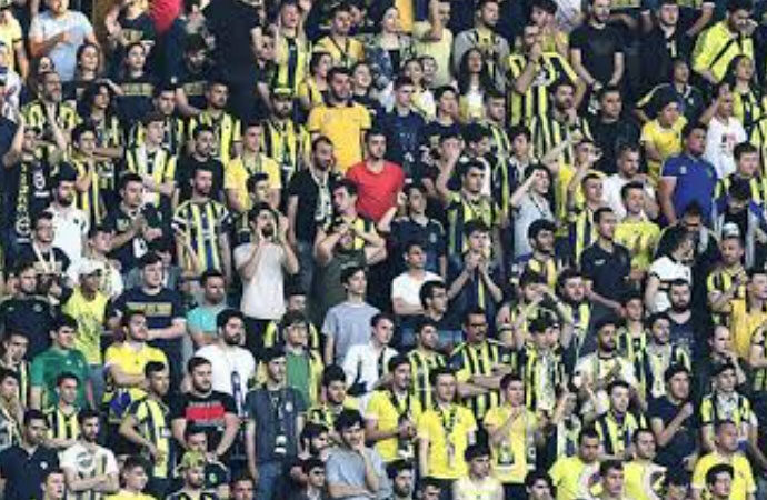 Fenerbahçeli taraftarları isyan ettiren karar! Kombinelere transfer yasağı