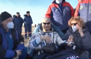 Rus uzay aracı Soyuz MS-19 Dünya’ya indi, ABD’li astronot tarihe geçti