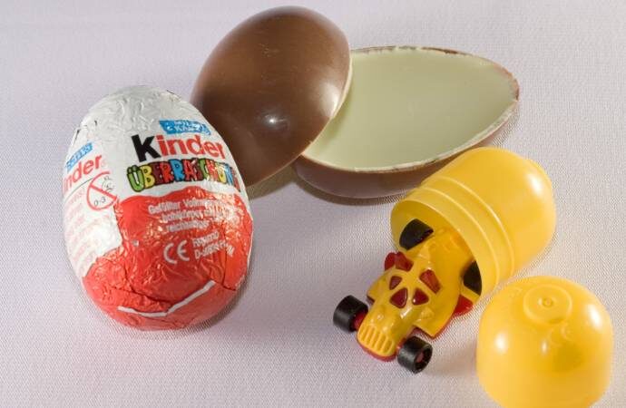 Kinder sürpriz yumurtalarından salmonella bulaştı!